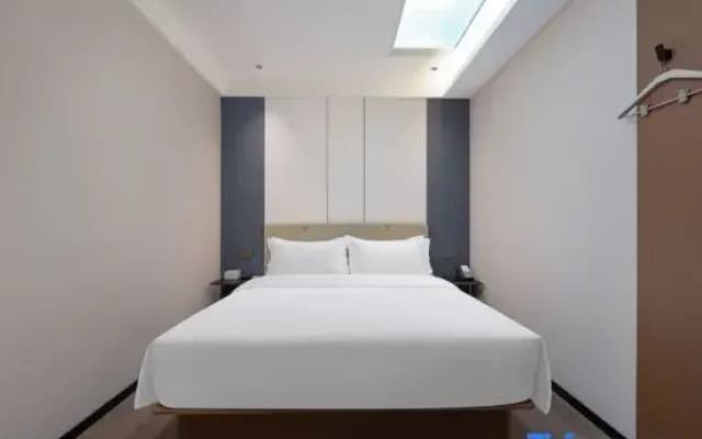 World Smart Hotel (Shandong Jianzhu Daxue Xueshan Wandaguangchang)