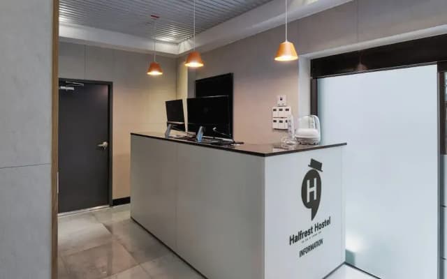 Halfrest Hostel Jongno Insa