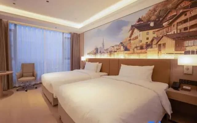 Vienna Hotel (Manas Red Wine Park Branch)