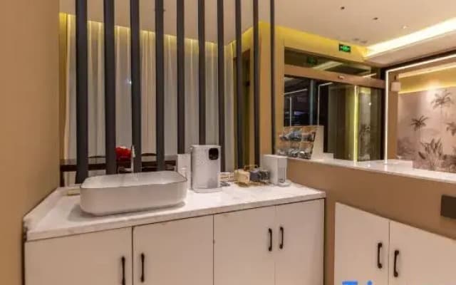 HiFashion Hotel