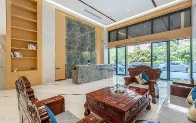 Lejia Apartment Guest House