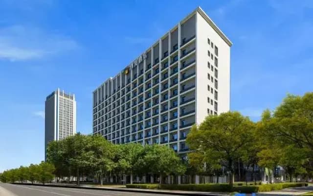 Chao Man Hotel (Urumqi Changchun Middle Road Innovation Square Branch)