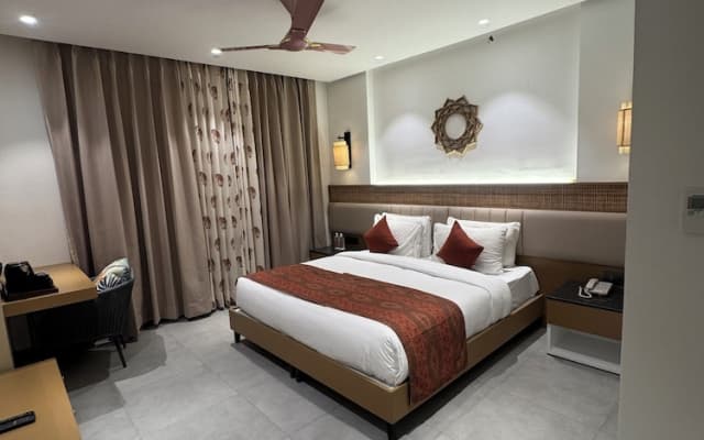 Divine OAK Stay