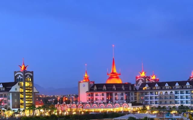 Side Crown Palace Ultra All Inclusive