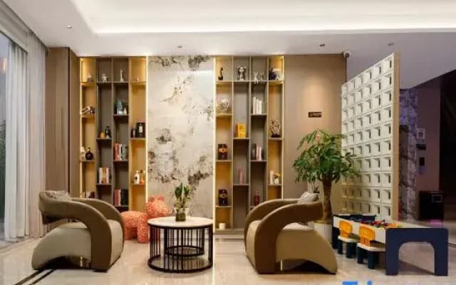 Lisilai Hotel (HSBC Plaza)