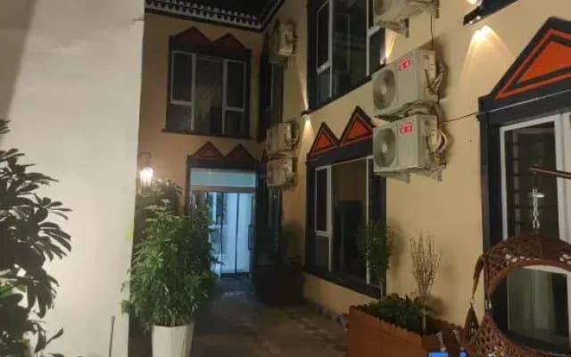 Xia Shuyuan Homestay (Yining Airport Liuxing Street Scenic Area)