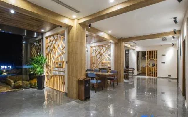 Huyuan Qigu Homestay
