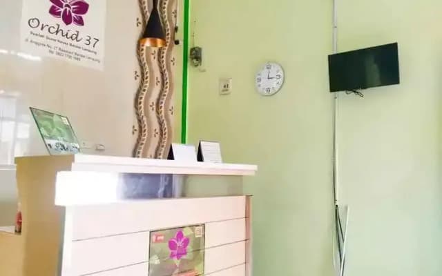RedDoorz Syariah @ Shakira Alesha Enggal
