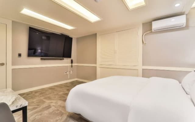 Page 9 Hotel