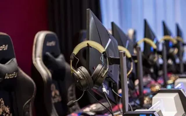 Halo. Rice Field E-sports Hotel