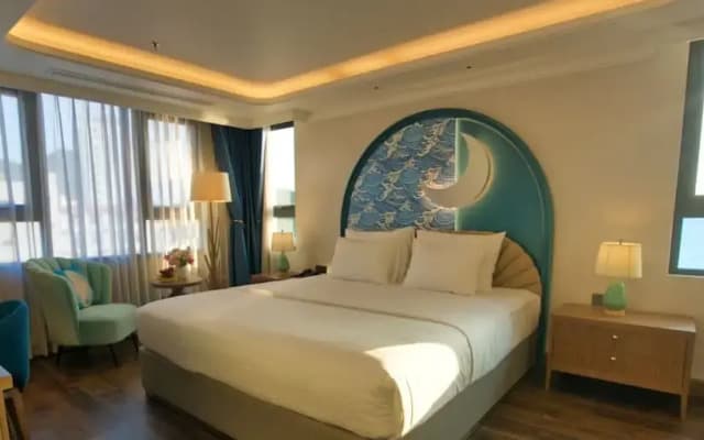 The Moon Boutique Hotel Cat Ba