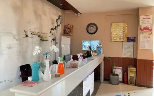 Junxian city gold fast hotel