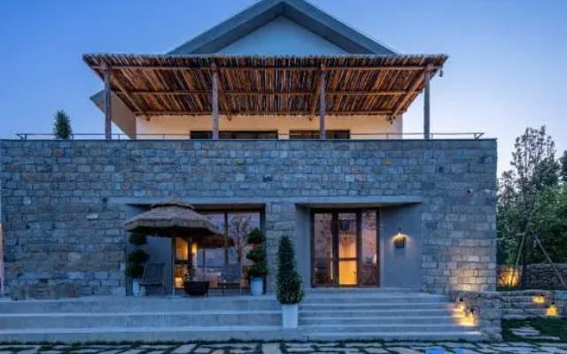 Floral Yun She Courtyard Homestay (Yimeng Mountain Yunmeng Scenic Area)