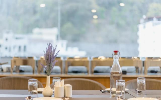 Stone Wood Hotel Rishikesh