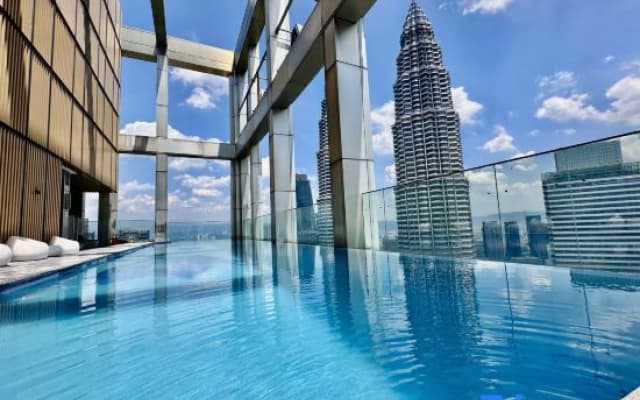 Queen Suites Tropicana The Residence by KLCC