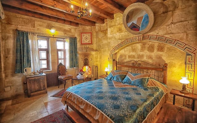 Traveller's Cave Hotel