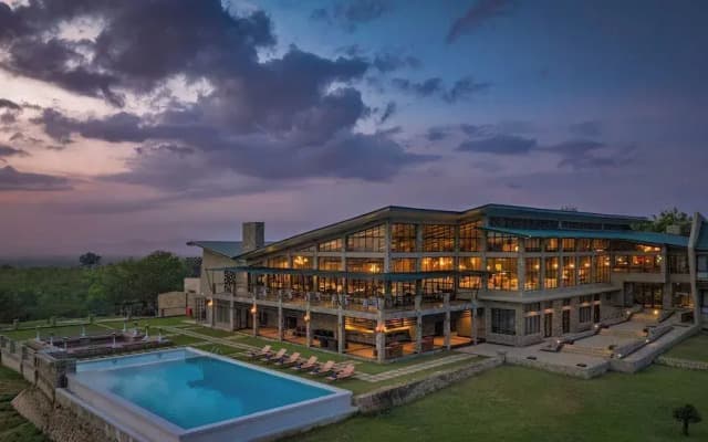 Wellworth Mikumi Wildlife Lodge