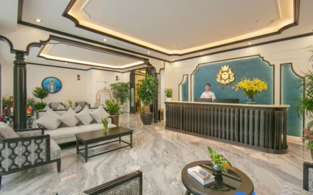 Royal Hotel - Vinhomes Ocean Park 3