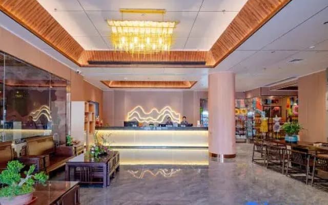 San Chao Hot Spring Town Hotel (Chaozhou Hanjiang Xixi Bidao Tiantouhe Park Branch)