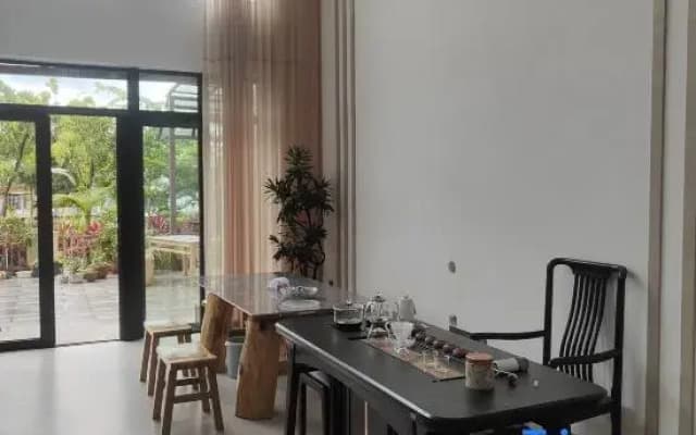 Mangshi Yunbo Shijin Homestay (Mangshi Square)
