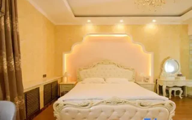 Harbin Orange Theme Hotel