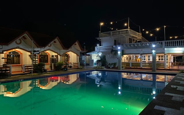 Cris Del Mar Resort