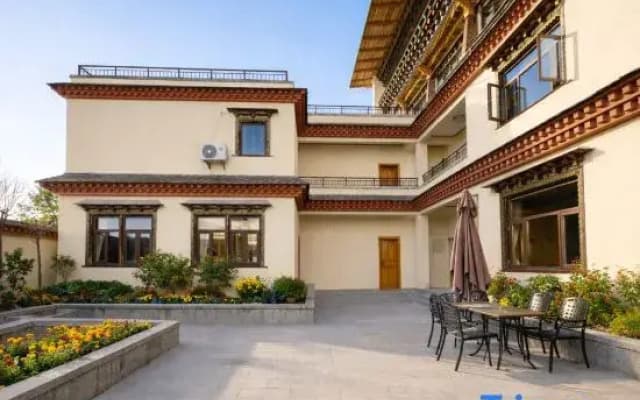 Huzan Valley | Lake Mountain |  Art Homestay