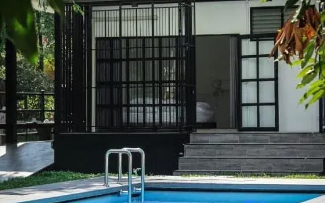 Rim klong house, Banrublom Rayong beach +Free wifi (Pool Villa)