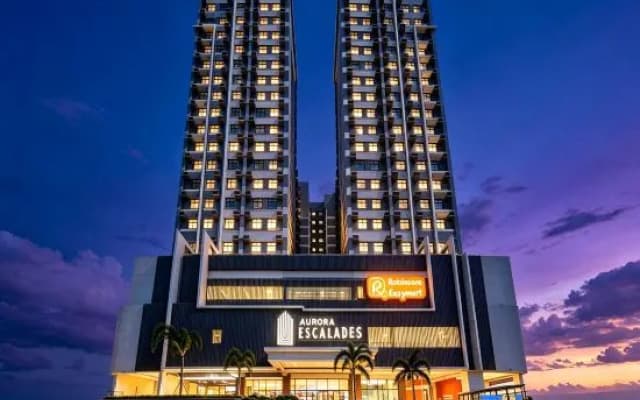 Home Me Hotel at Aurora Escalades/With Pool/LRT-2 Cubao
