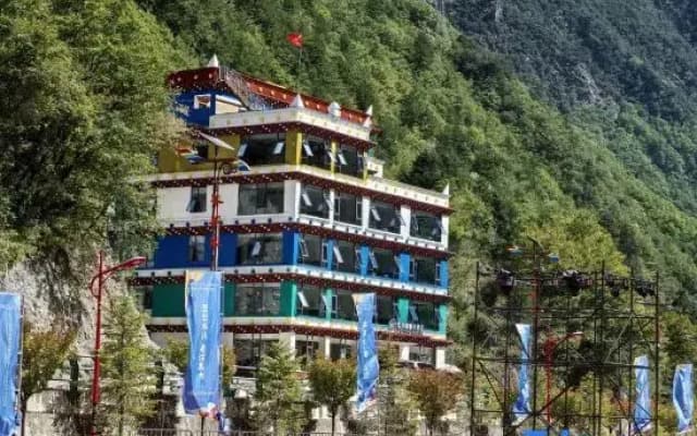 Heishui Songzan Linxi Grand Hotel