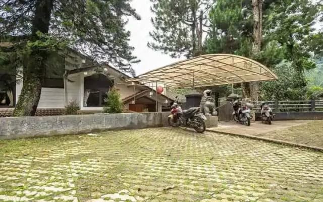 Villa Mega Indah G16 Megamendung Puncak