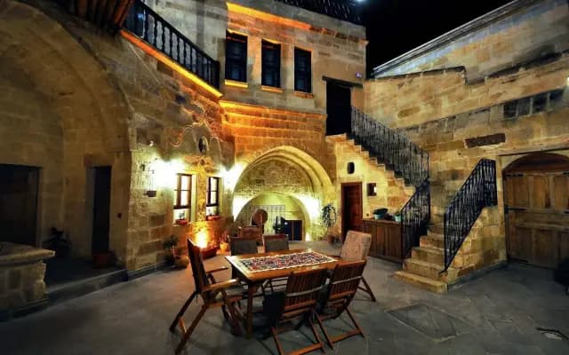Has Cave Konak