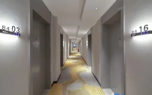 Yestour Hotel (Pingxiang Bus Terminal Vietnam Style Street)