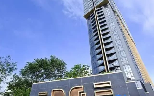 27Edge Luxury King Room. Prime Location in Pattaya. Surrounded by bustling areas