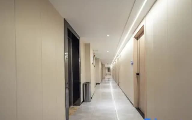 YESSIM Intelligent Hotel Yuexin Zhige (Sanya Commodity Street)
