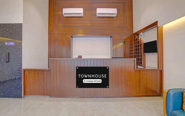 Super Townhouse Skyboat XLO Point