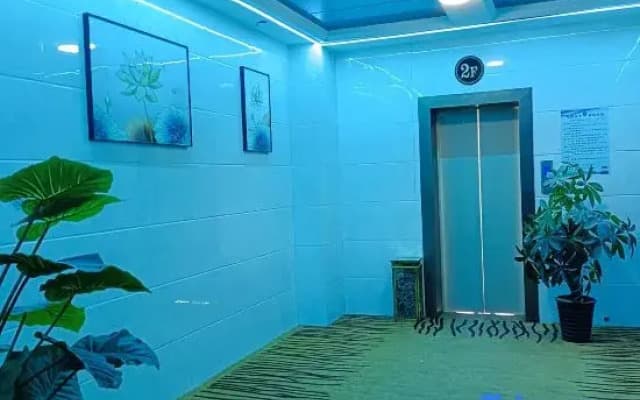 Meixian Qinhai Hotel
