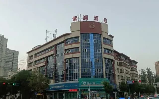 Zilan Hotel (Century Square First People's Hospital)