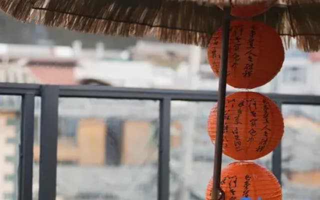 Qianyi Audio-Visual Oxygen Supply Travel Photography Boutique Hotel (Dukezong Ancient City)