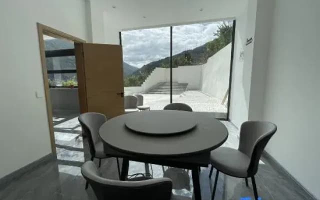 VALATOMS Van Latu Chuyi Homestay (Kangding)