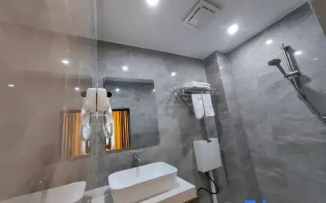 M Houzi Hotel