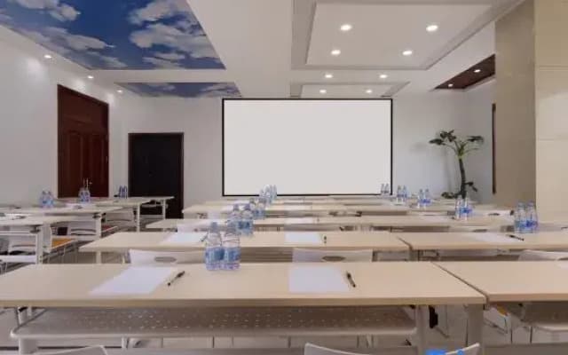 Fengqi Wutong Hotel