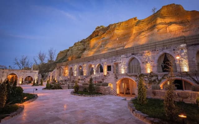 Sur Cave Hotel