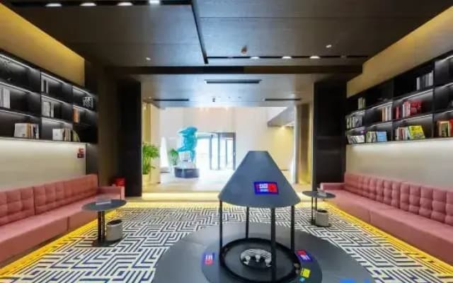 Bolin Hotel (Liuzhou Maanshan Park Yaobu Ancient Town)