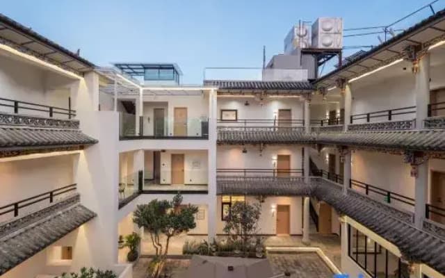 Dali Blue Mountain Hotel (Dali Ancient City South Gate)