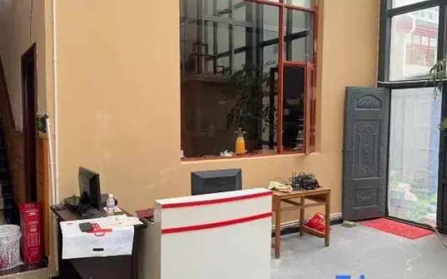 Rulian Chinese Inn Homestay (Dukezong Ancient City)