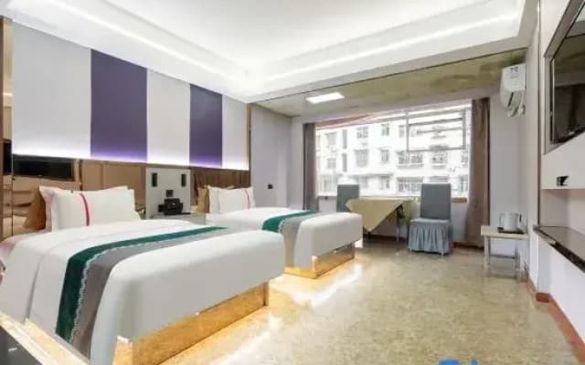 Hailan Yuntian Holiday Collection Hotel (Ezhou Nanpu International Plaza Branch)