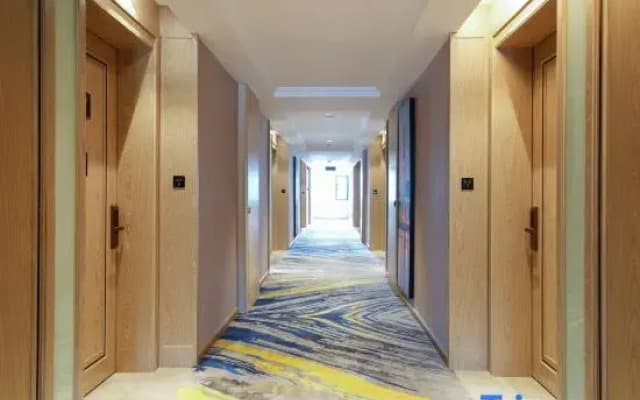 Vienna International Hotel (Zhushan，Shiyan )