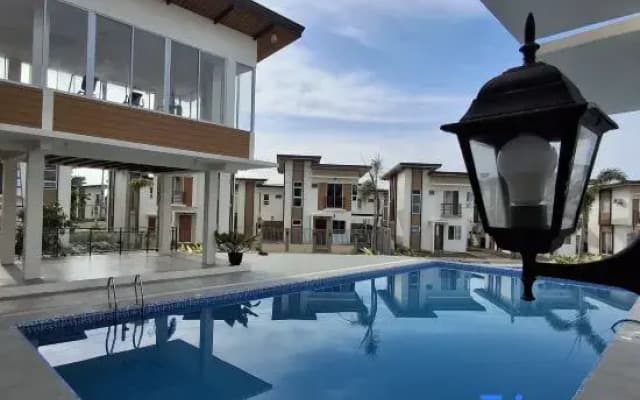 Vacation Home  near Airport and White Sand Beaches