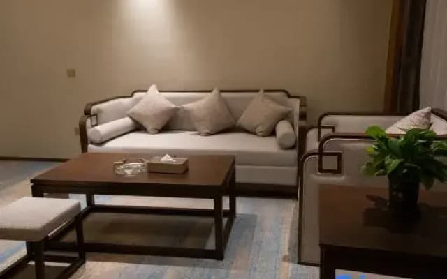 Gongqing Yayue Hotel